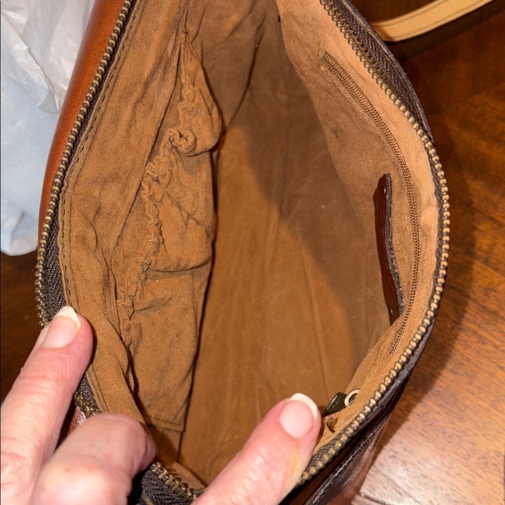 Patricia Nash  leather Crossbody bag cut out leather trim  brown large front poc - Picture 11 of 13
